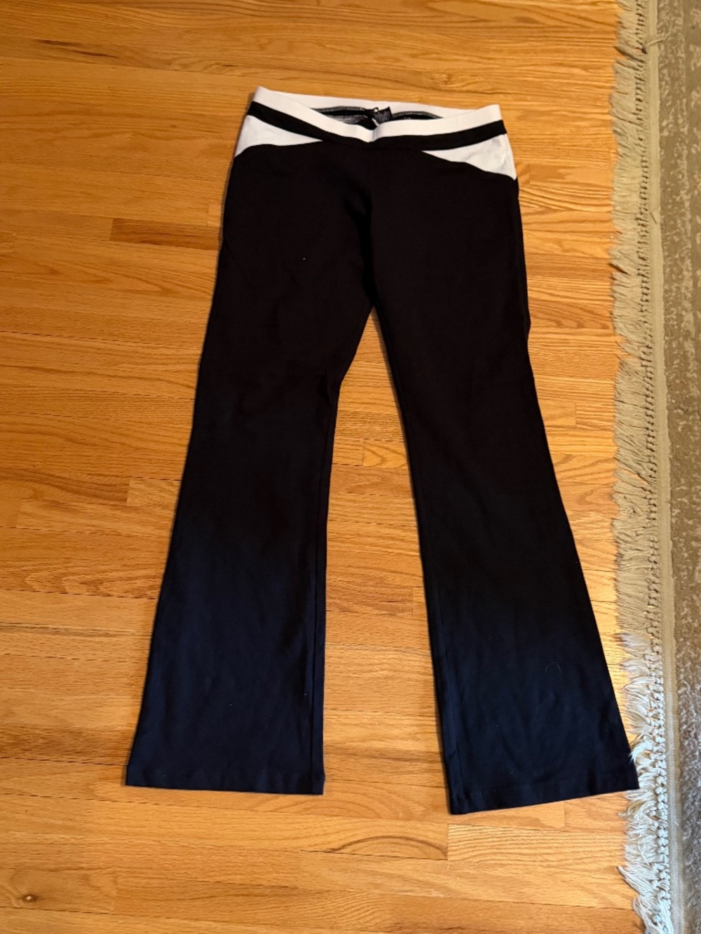 Leggings by a Moda International (Victorias Secret) - medium